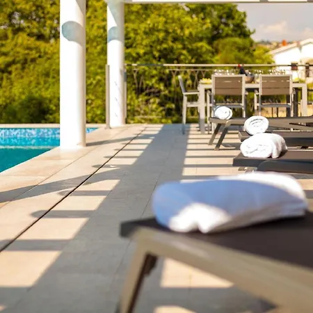 Holiday home In Mit Grossem Pool Malinska