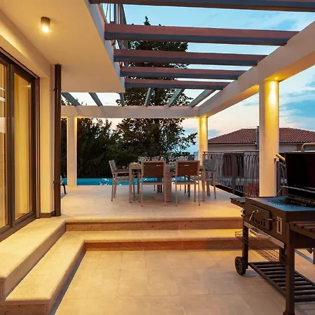 Holiday home In Mit Grossem Pool